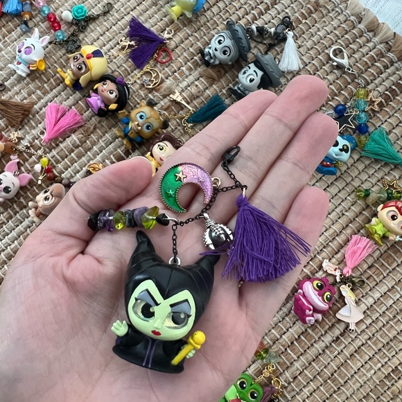 ✨💛 Disney Doorable keychain charms handmade choose one a favorite character - Picture 7 of 16
